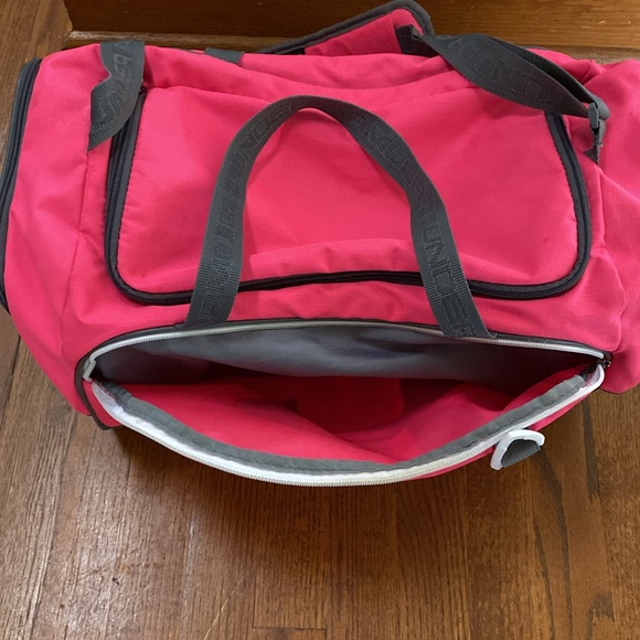 Under Armour “Storm” Large Multi Section Duffle Sports Bag W/Strap & Handles - Picture 13 of 13